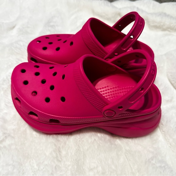 CROCS Shoes - Woman’s Hot Pink Platform Crocs Clogs Size 6